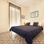 House Aparthotel 4*