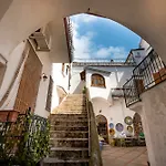 Aparthotel House 4*