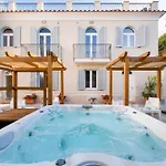Aparthotel House 4*