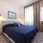 Aparthotel House 4*
