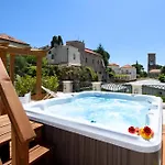 Aparthotel House 4*