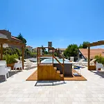 Aparthotel House