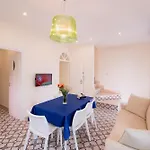 Aparthotel House 4*