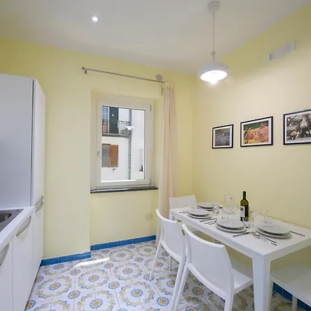 House Aparthotel 3*