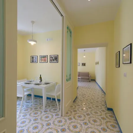House Aparthotel 3*