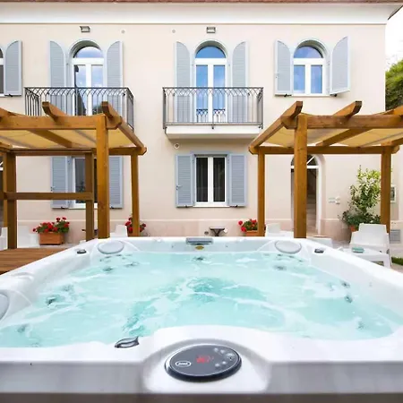 House 4*