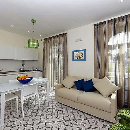 House 4*