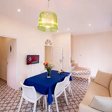 House Hotel apartamentowy 4*