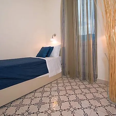 Aparthotel House