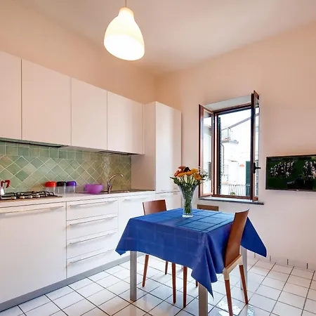 House 4*