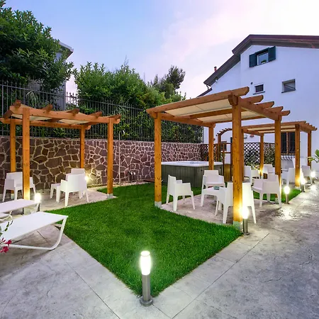 House Aparthotel 3*