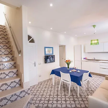 House 4*