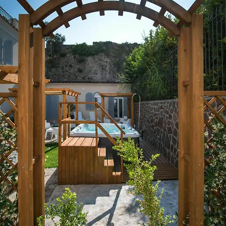 Aparthotel House