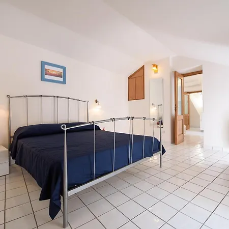 House 4*