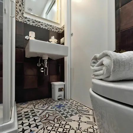 House 4*